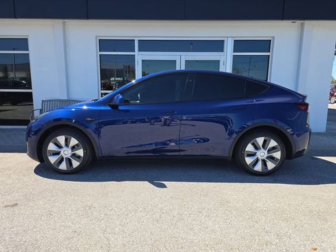 Used 2023 Tesla Model Y Long Range image 4