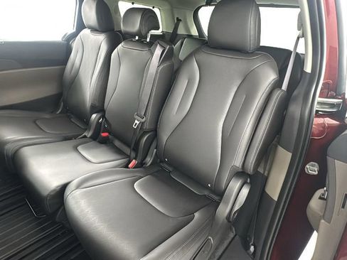 New 2026 Kia Carnival EX image 12