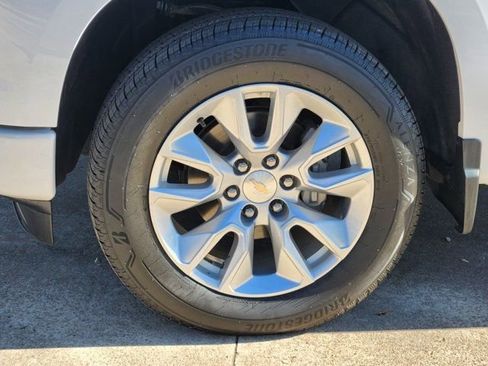 Used 2023 Chevrolet Silverado 1500 Custom image 18