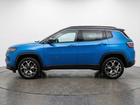 Used 2025 Jeep Compass Limited image 5