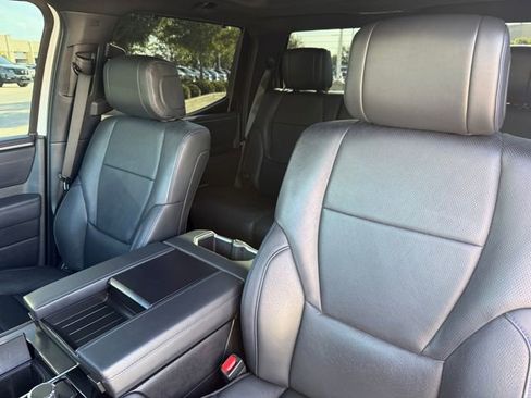 Used 2024 Toyota Tundra Platinum AWD/4WD image 12