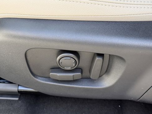 New 2025 Land Rover Discovery Sport S image 14