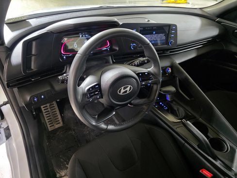 Certified 2025 Hyundai Elantra Sport FWD image 24