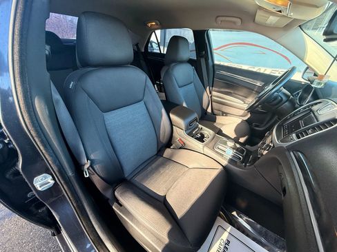 Used 2019 Chrysler 300 Touring w/ Sport Appearance Package image 26