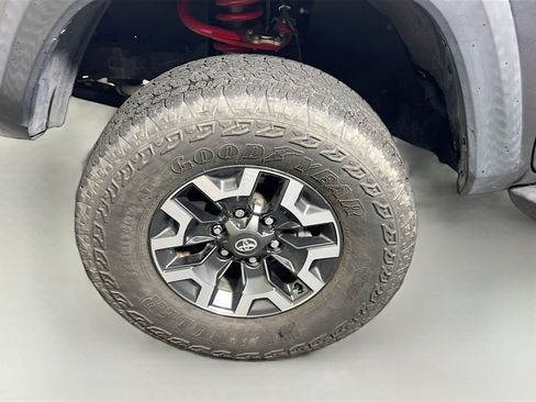 Used 2022 Toyota Tacoma TRD Off-Road RWD image 13