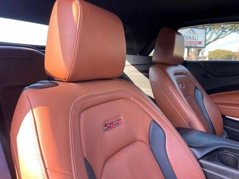 Used 2016 Chevrolet Camaro SS RWD image 21