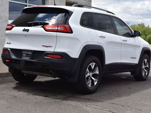 Used 2018 Jeep Cherokee Trailhawk w/ Cold Weather Group AWD/4WD image 14
