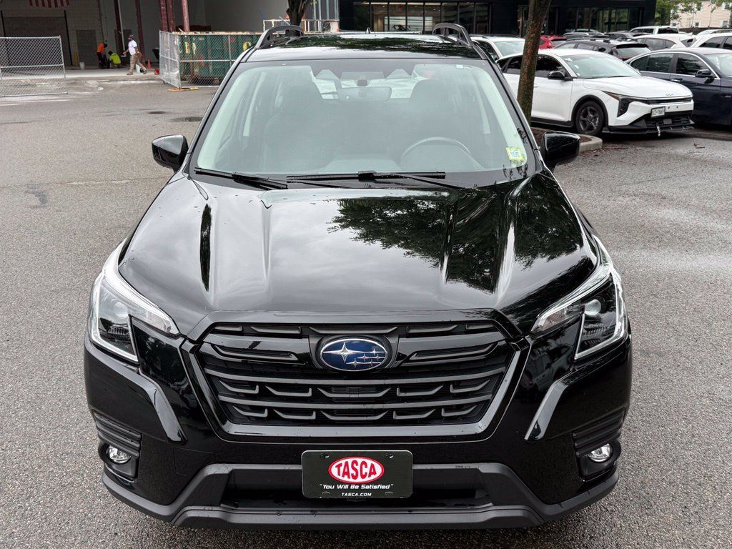 Certified 2024 Subaru Forester Premium AWD/4WD image 2