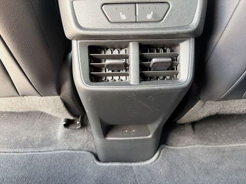 Used 2025 Chevrolet Equinox ACTIV w/ Safety and Technology Package image 25