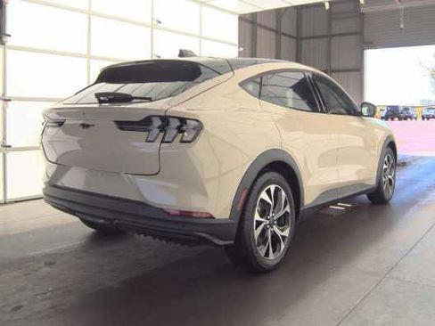 Used 2025 Ford Mustang Mach-E Select w/ Comfort Package Lite image 5