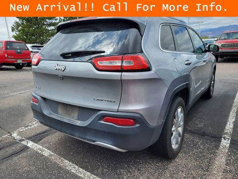 Used 2016 Jeep Cherokee Limited AWD/4WD image 5