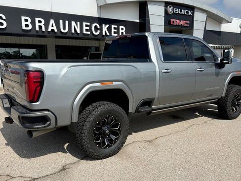 Used 2024 GMC Sierra 2500 Denali Ultimate AWD/4WD image 3