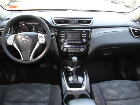 Used 2014 Nissan Rogue SV w/ SV Family Package AWD/4WD image 31