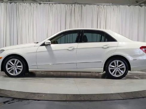 Used 2011 Mercedes-Benz E 350 4MATIC Sedan image 5