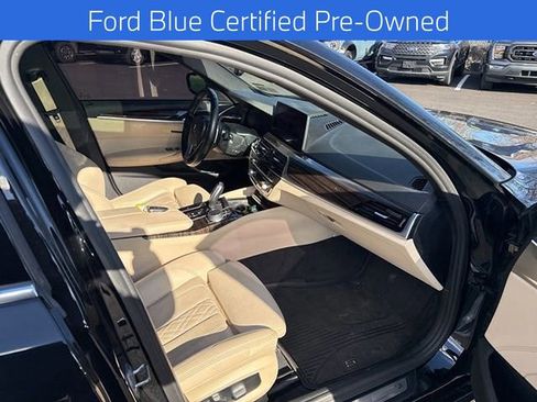 Used 2021 BMW 530i xDrive w/ Convenience Package image 14