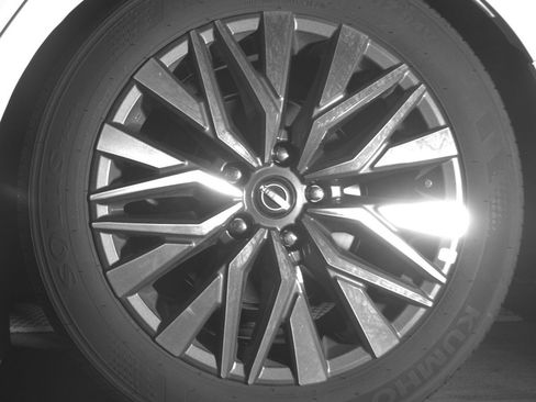 Used 2025 Nissan Altima 2.5 SV image 14