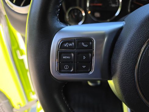 Used 2016 Jeep Wrangler Unlimited Rubicon AWD/4WD image 28