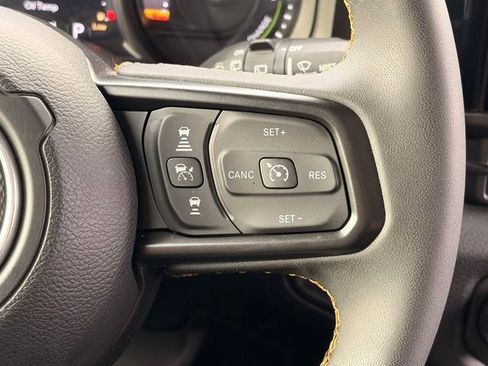 Used 2024 Jeep Wrangler Unlimited w/ Convenience Group AWD/4WD image 20