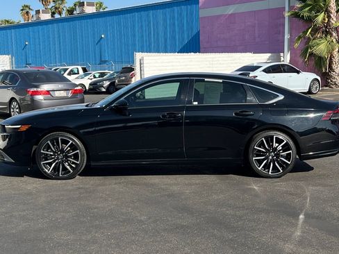 Used 2023 Honda Accord Touring image 7