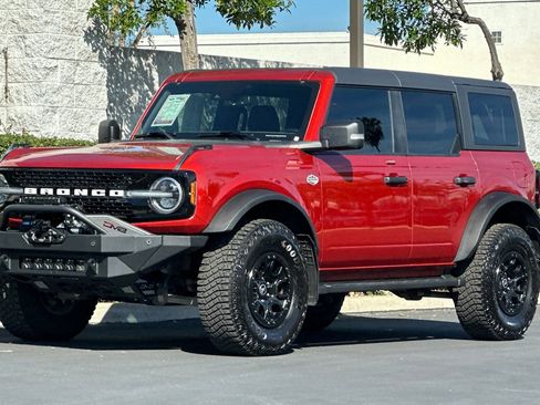 Used 2023 Ford Bronco Wildtrak image 8