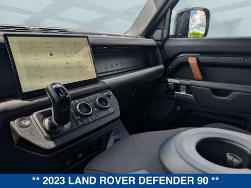 Used 2023 Land Rover Defender 90 X AWD/4WD image 32