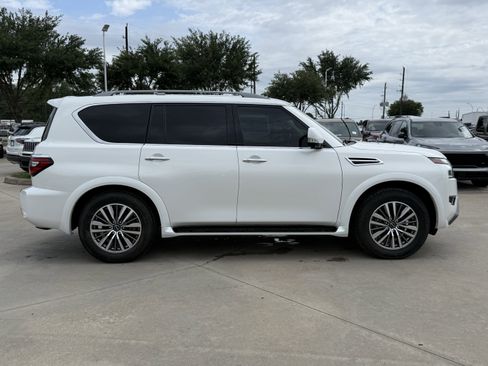 Used 2021 Nissan Armada SL RWD image 3
