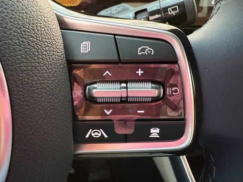 New 2026 Kia Carnival EX FWD image 32