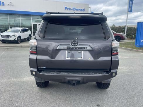 Used 2019 Toyota 4Runner SR5 AWD/4WD image 5