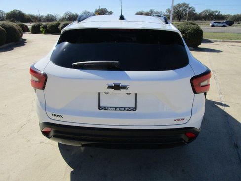 New 2026 Chevrolet Trax RS w/ Driver Confidence Package FWD image 6
