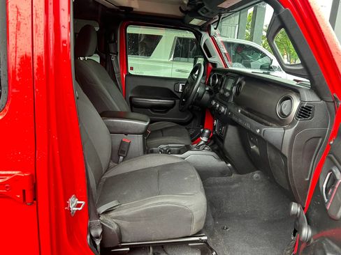 Used 2019 Jeep Wrangler Unlimited Sport AWD/4WD image 4
