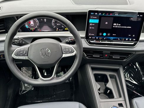 New 2026 Volkswagen Tiguan SE image 13