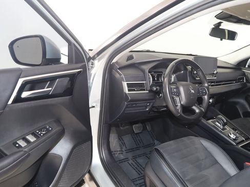 Used 2024 Mitsubishi Outlander SE AWD/4WD image 48