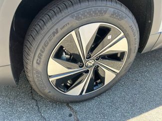 New 2025 Volkswagen Taos SE video 2