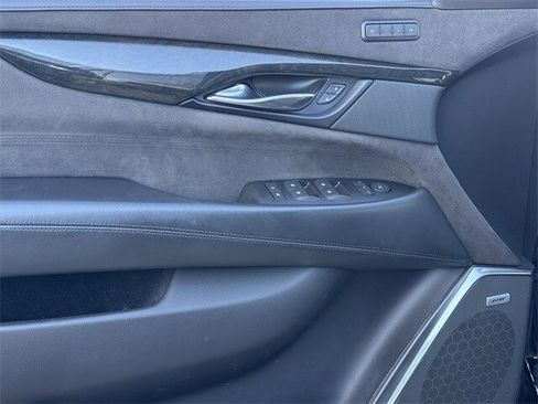 Used 2020 Cadillac Escalade Platinum image 26