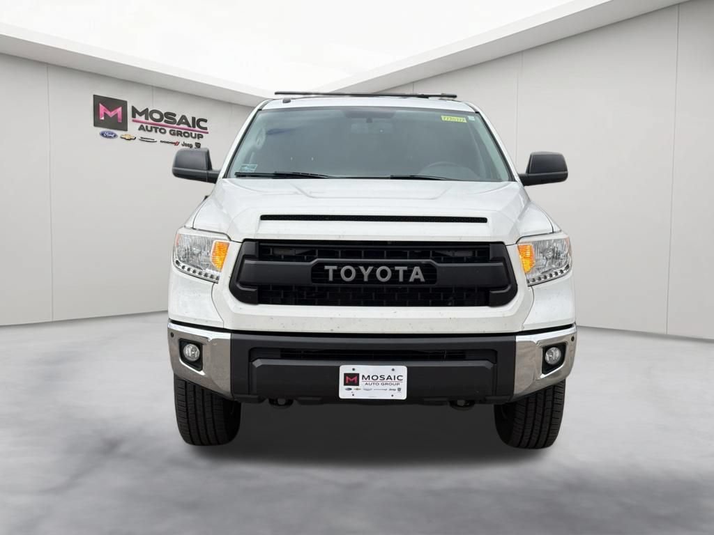 Used 2016 Toyota Tundra SR5 AWD/4WD image 3
