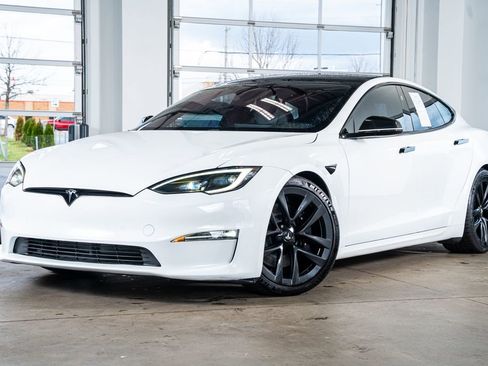 Used 2022 Tesla Model S Plaid image 2
