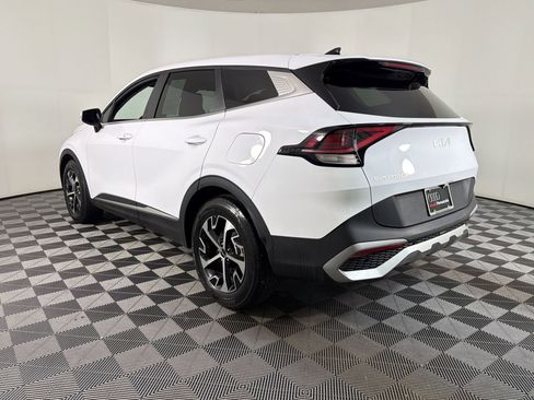 Used 2024 Kia Sportage EX image 3