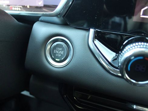 New 2025 GMC Canyon Elevation w/ Convenience Package image 19