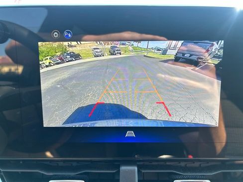 Used 2026 Chevrolet Equinox LT AWD/4WD image 30