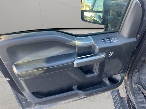 Used 2016 Ford F150 XLT w/ Equipment Group 302A Luxury image 9