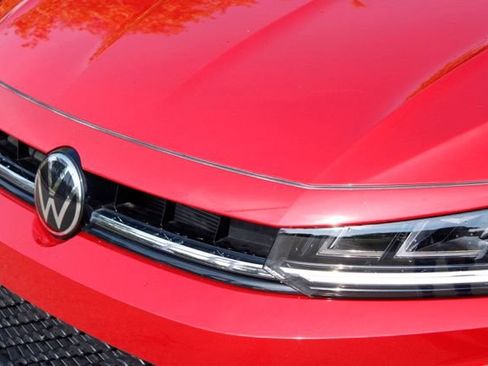 Used 2025 Volkswagen Jetta SE w/ Sunroof Package FWD image 8