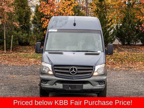 Used 2018 Mercedes-Benz Sprinter 144 Cargo image 2