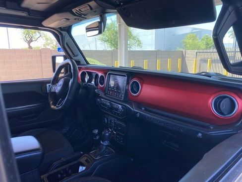 Used 2019 Jeep Wrangler Unlimited Rubicon AWD/4WD image 5