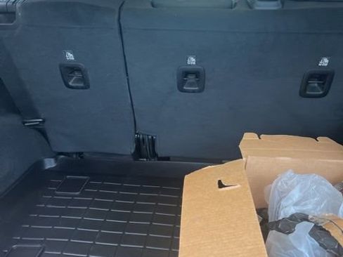 Used 2023 Jeep Wrangler Unlimited Rubicon w/ LED Lighting Group AWD/4WD image 40