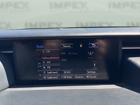 Used 2015 Lexus RC 350 w/ Luxury Package RWD image 22