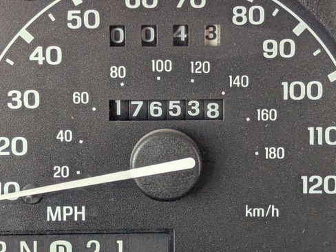 Used 2002 Ford Ranger XL image 2