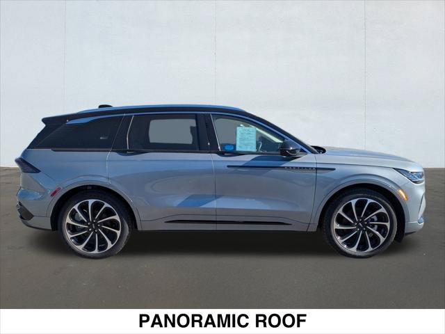 Used 2025 Lincoln Nautilus Black Label AWD/4WD image 6