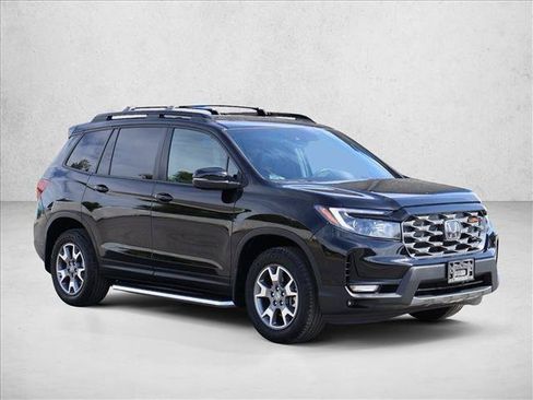 Used 2023 Honda Passport TrailSport image 3