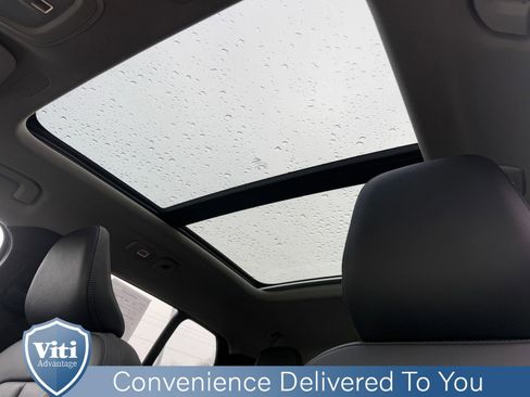 Used 2025 Volvo XC40 B5 Plus w/ Protection Package Premier image 22