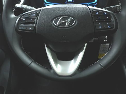 Certified 2023 Hyundai Venue SEL image 16